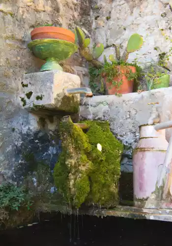 une fontaine à Brantes (Vaucluse)